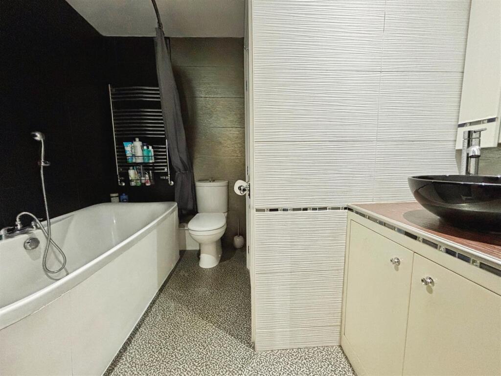 Additional image 18 of Moorwell Place, Bradford, BD2 2EX