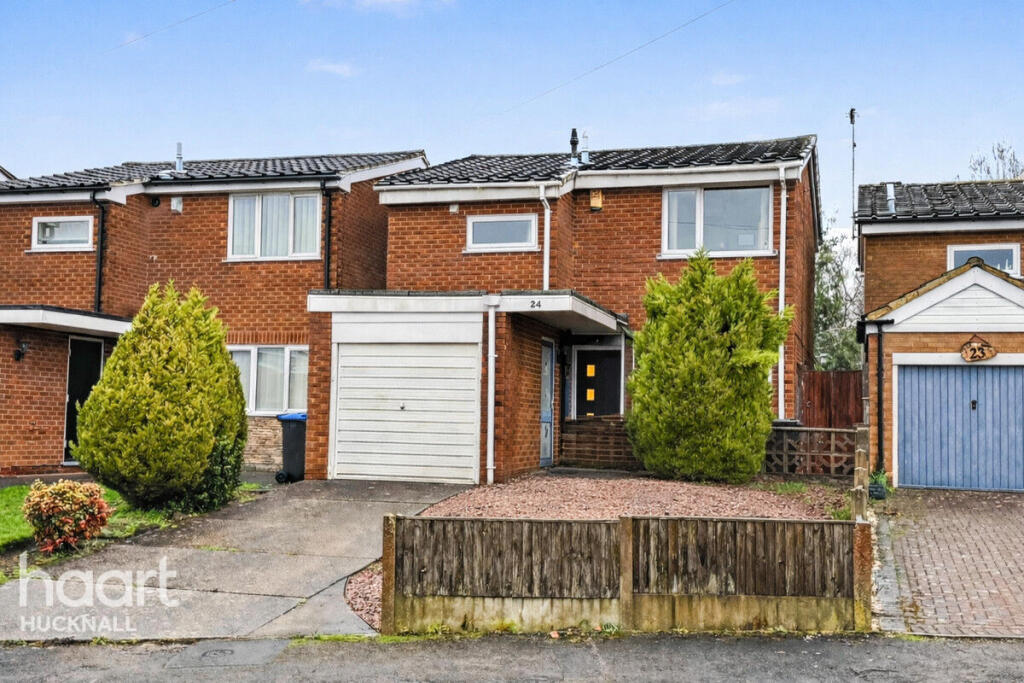 3-bed detached on Stonechurch View, Nottingham, £220,000