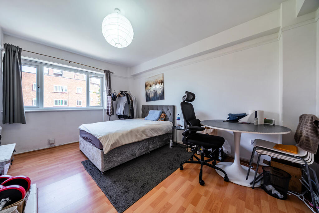 Apartment in London - View 4