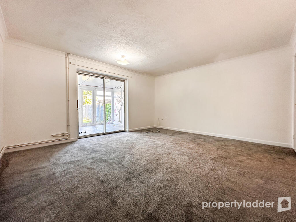 Cedar Avenue, Spixworth photo 5
