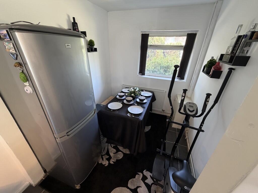 House in Nuneaton and Bedworth, Warwickshire - More