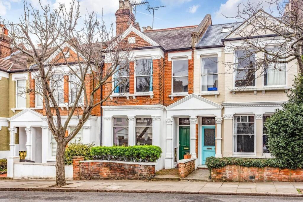 Main image of property: Battledean Road, London, N5
