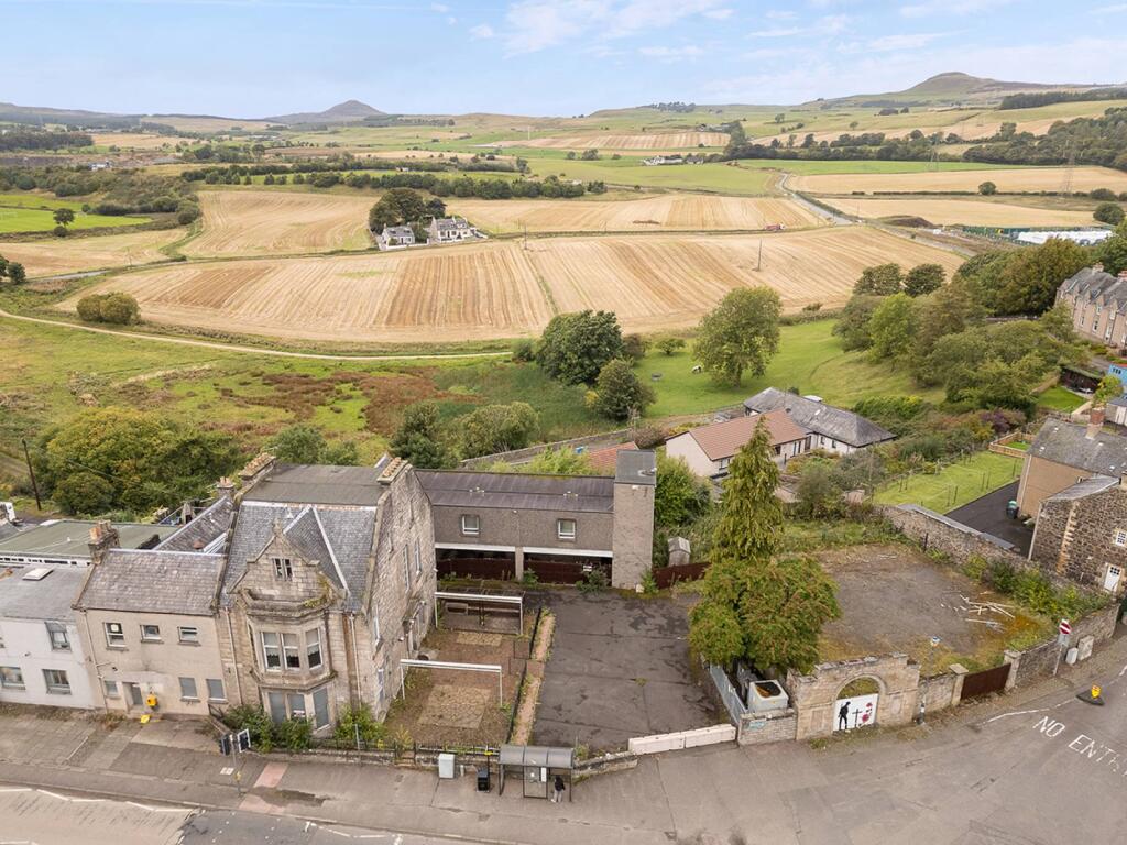 Main image of property: Greenside Hotel, 1 High Street, Leslie, Glenrothes, KY6 3DA