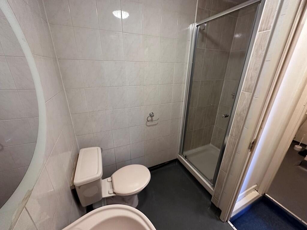 6 bedroom maisonette for rent