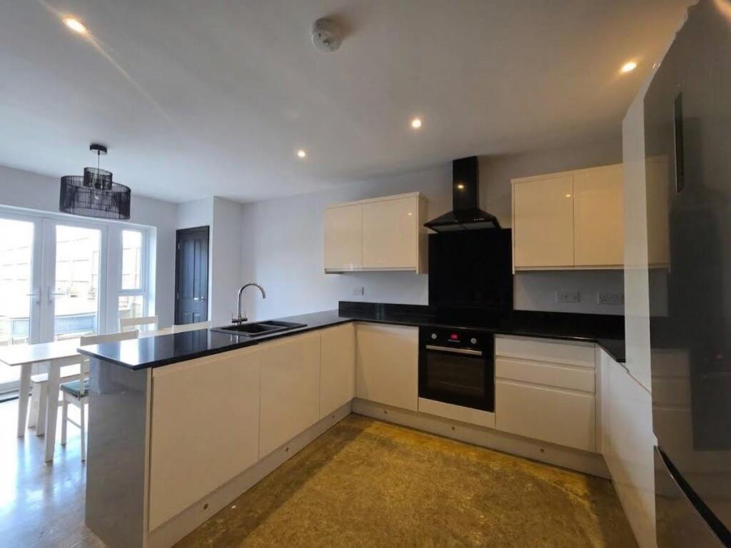 House in Northampton - View 5