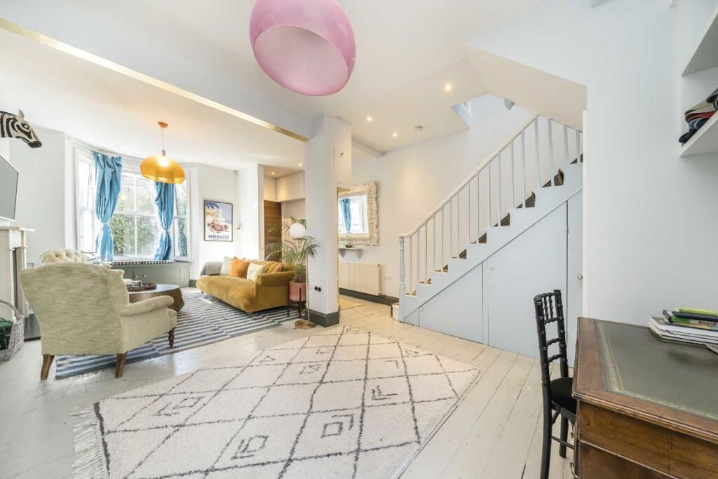 House in London - View 2