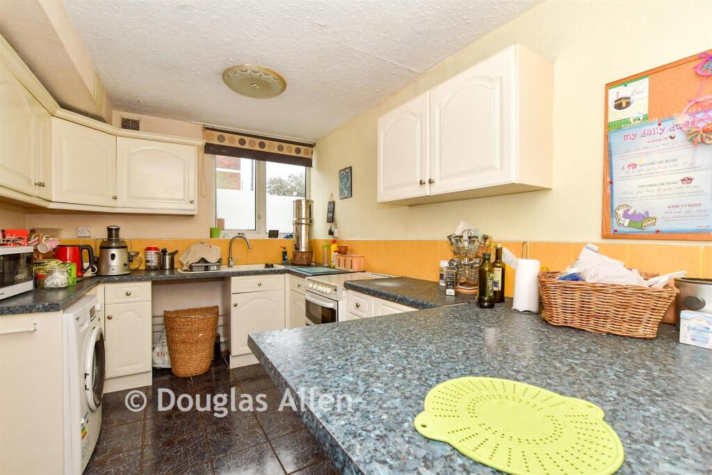 House in London, Hainault - View 4