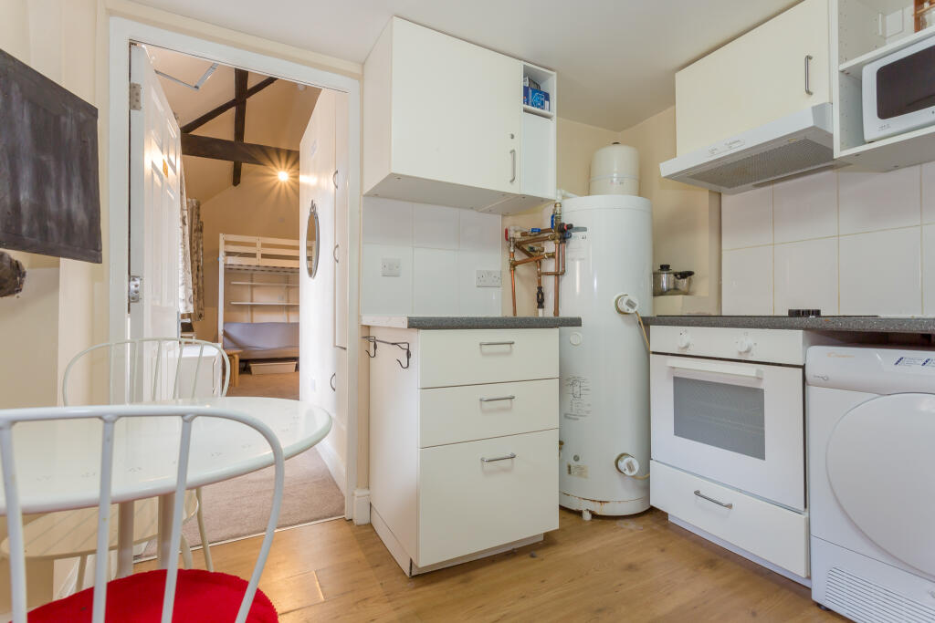 Apartment in Milton Keynes - View 5