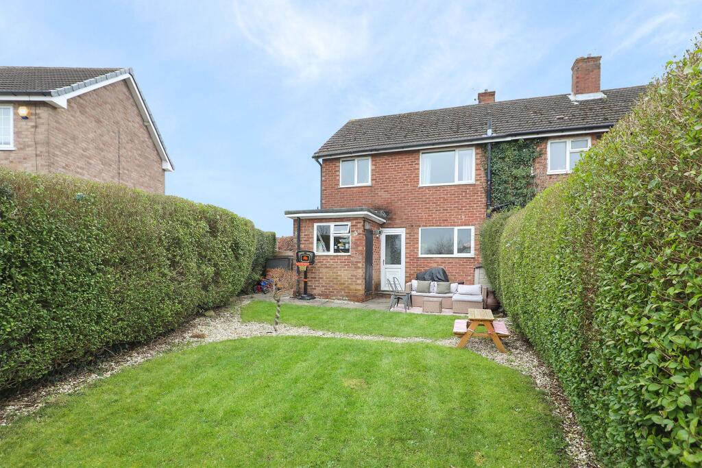 Main image of property: Cuttholme Road, Chesterfield, S40