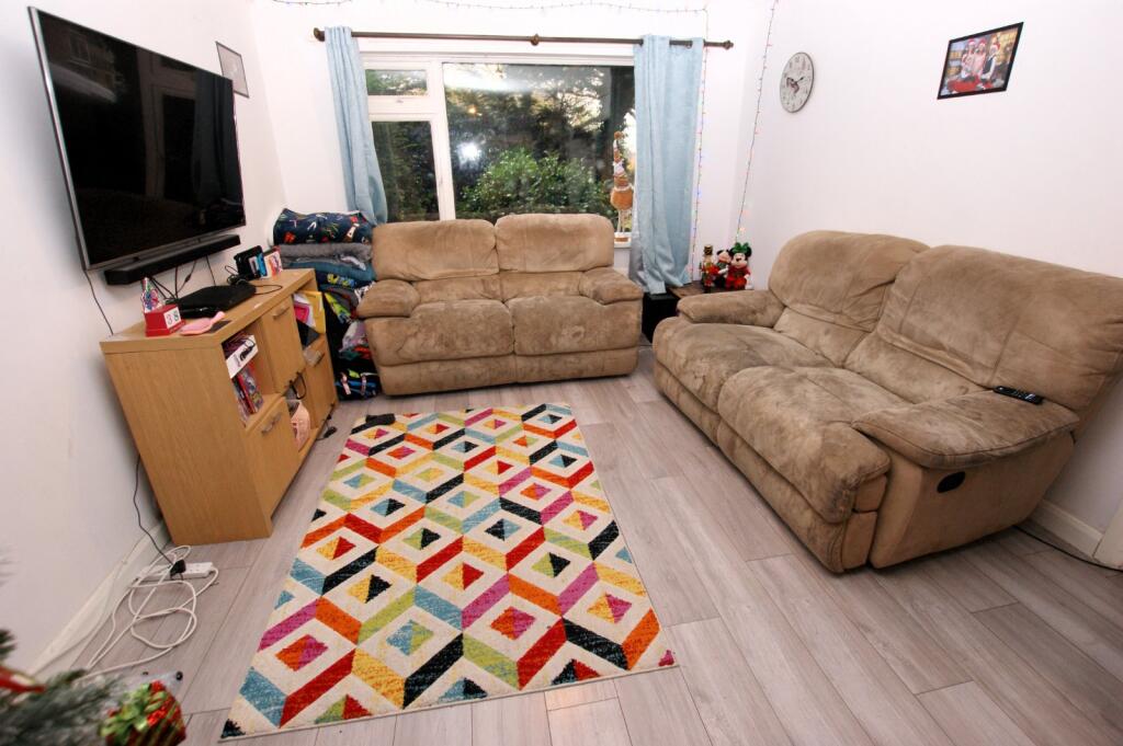 House in Corfe Mullen - View 2