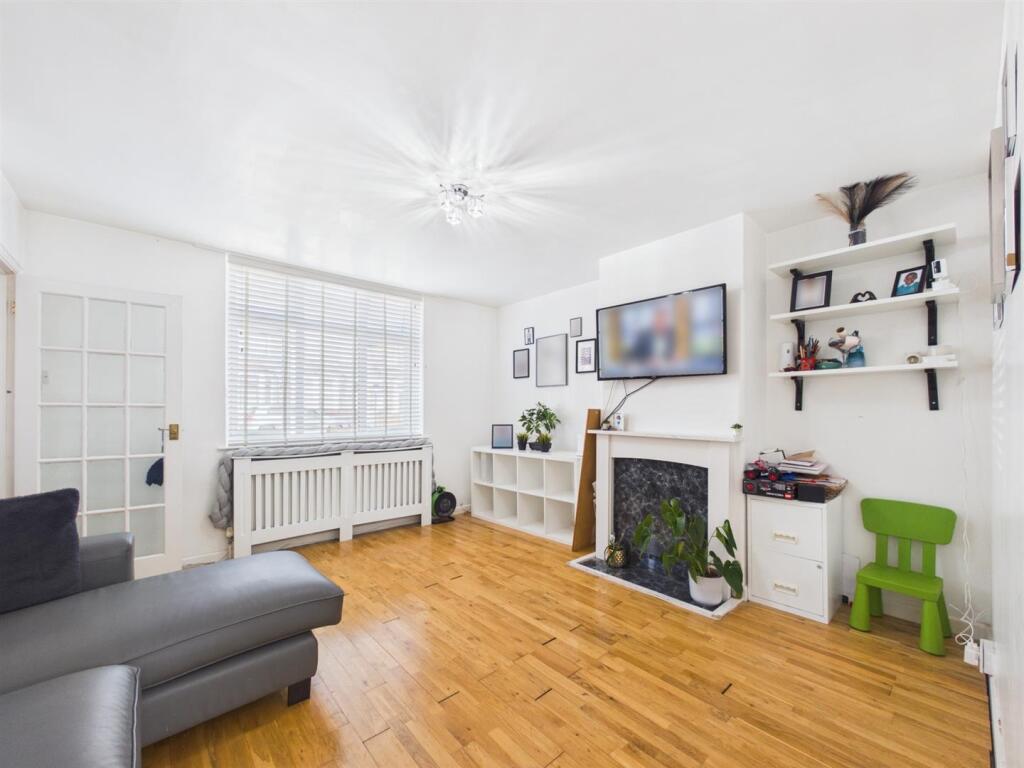 House in London - View 2