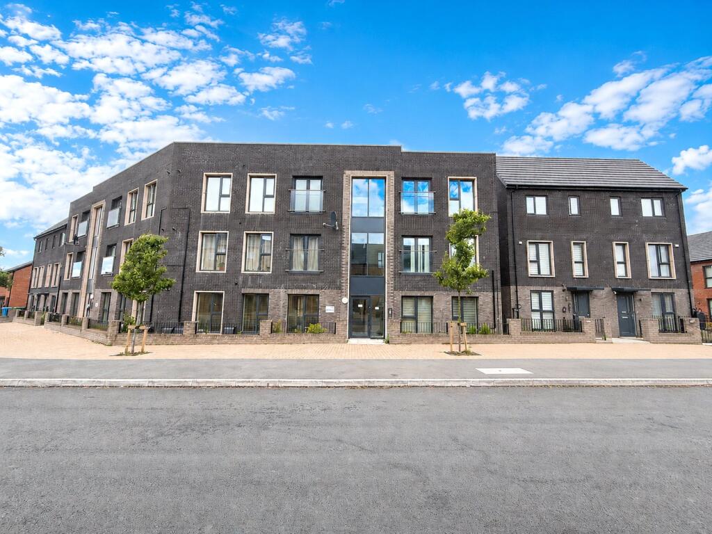Main image of property: 18 Ezard Street, Openshaw, Manchester, M11