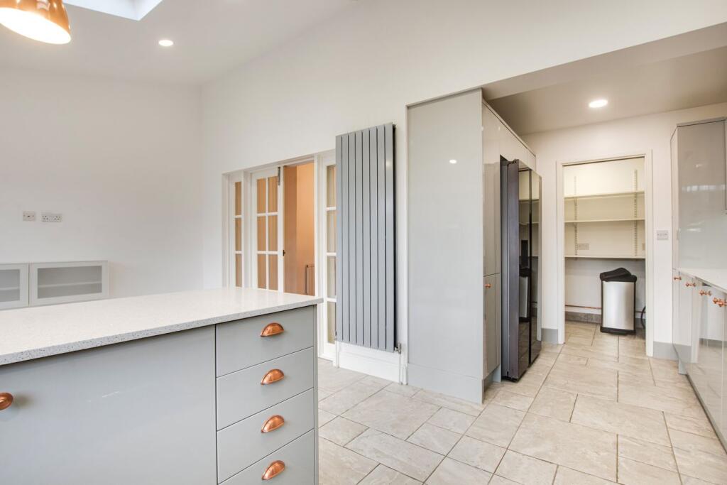 House in London - View 5