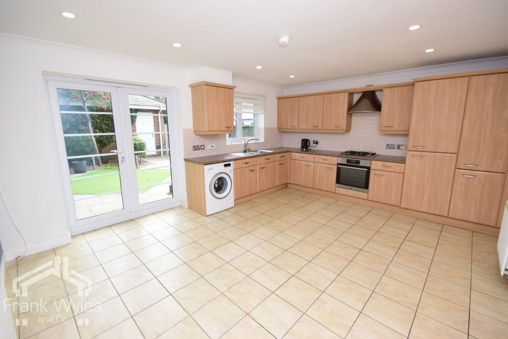 King Edward Avenue, Lytham St Annes, Lancashire photo 3