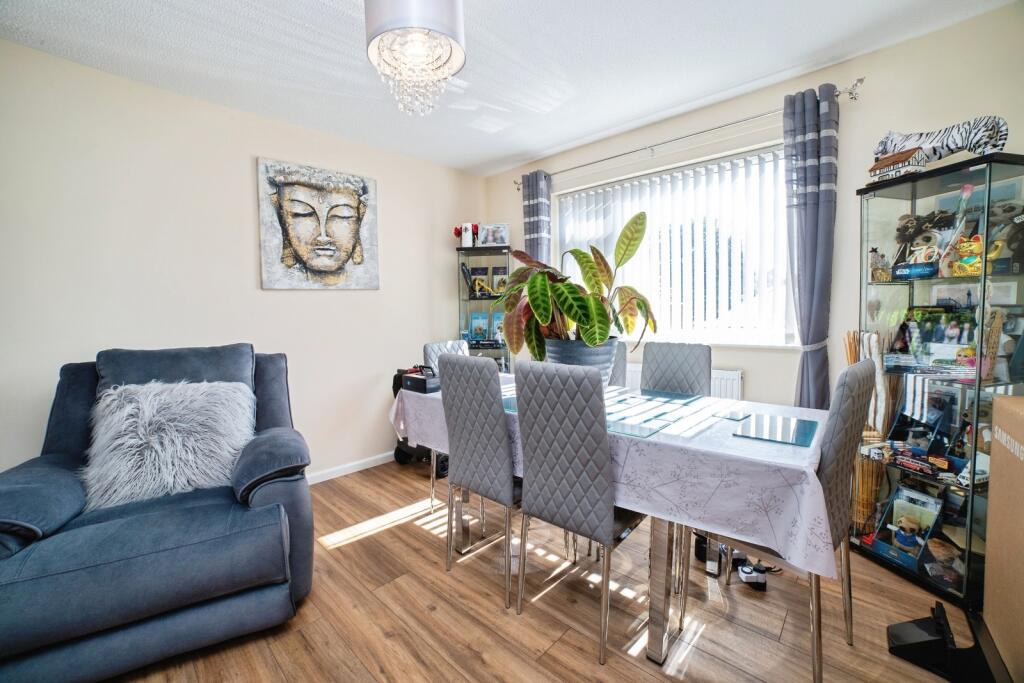 House in Ashfield, Sutton in Ashfield, Nottinghamshire - View 4