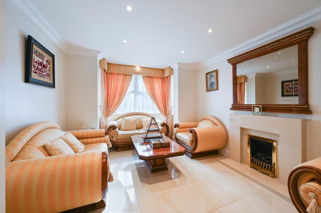 House in Reigate and Banstead, Nork - More