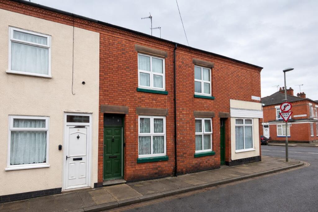 Main image of property: 40 Browning Street, Leicester, LE3 0JN
