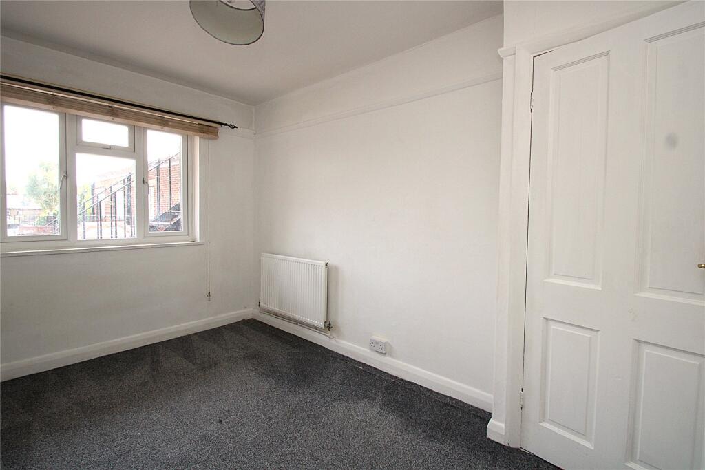 High Street, Weybridge, KT13 photo 4