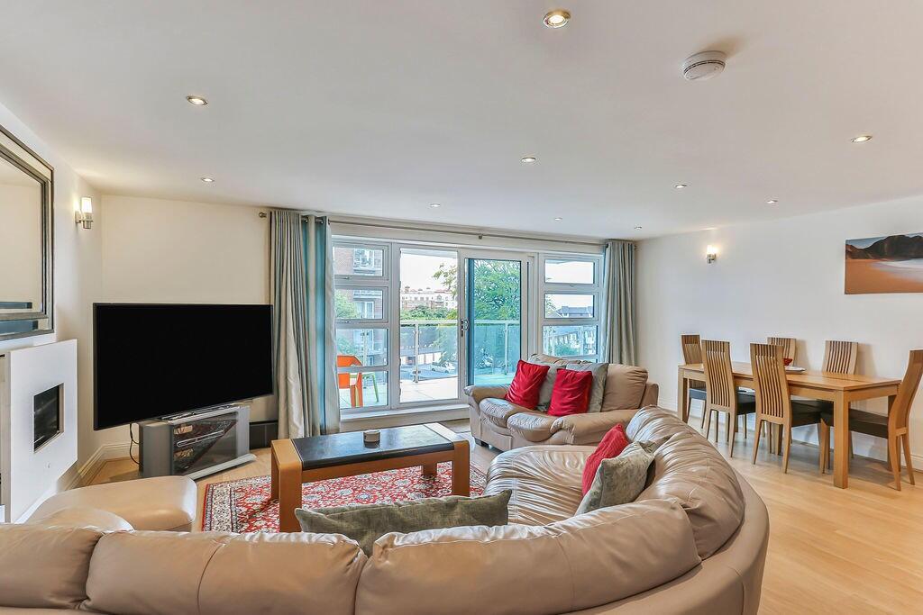 Apartment in Bournemouth - More