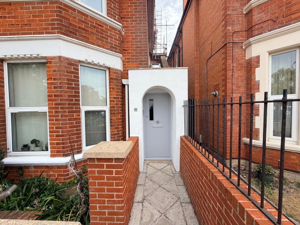 Pine Ave, Southbourne, Bournemouth. BH6 photo 3