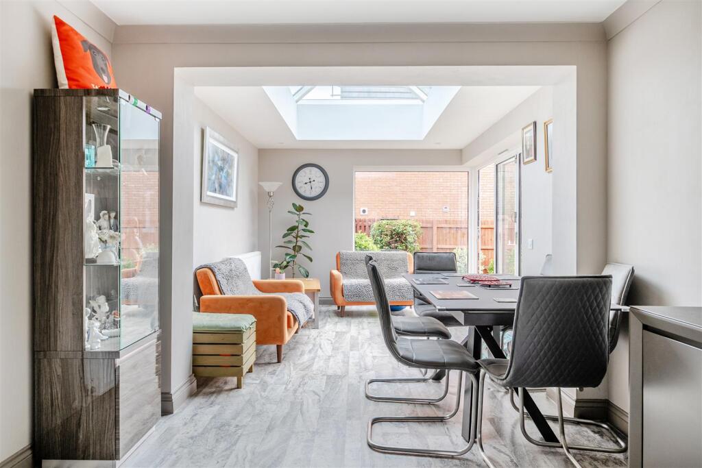 House in Chippenham, Derriads, Sheldon - More