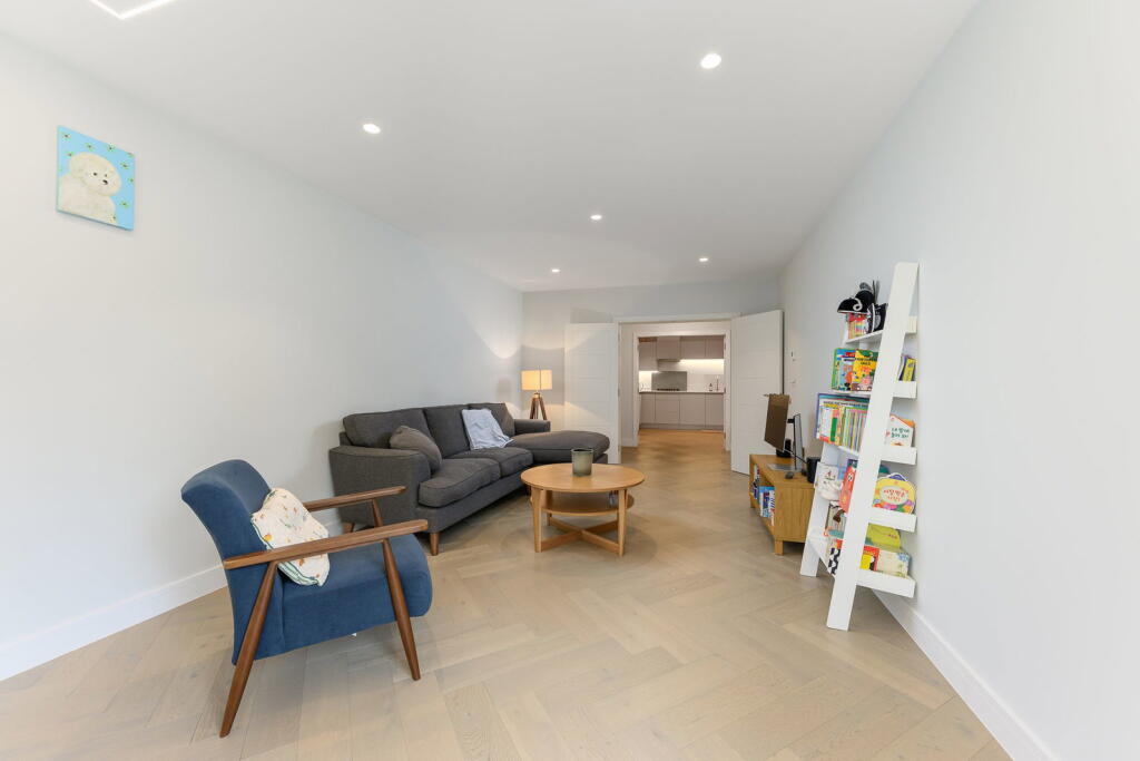 Apartment in Tonbridge - View 4