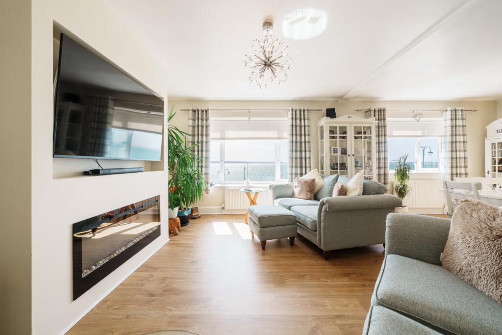 Apartment in Gosport, Lee-on-the-Solent - View 4