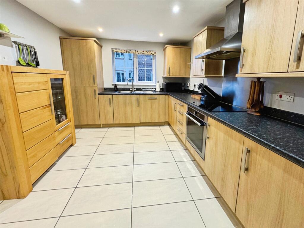 Rye Way, Andover, Hampshire, SP11 photo 2