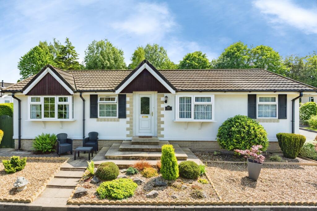 House in Warrington, Moore - More