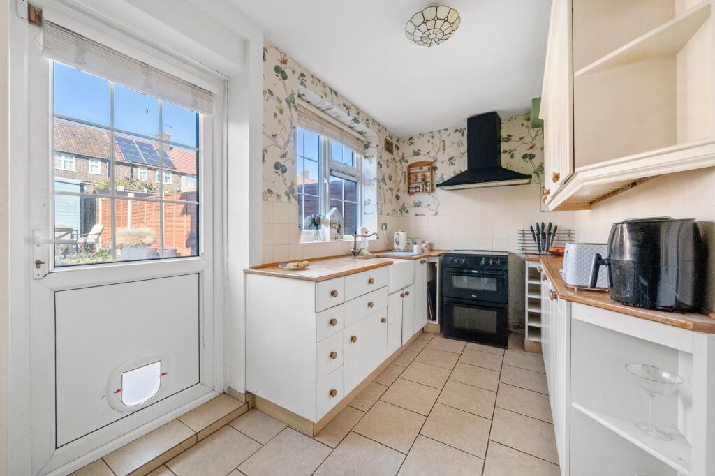 Bluehouse Road, London, E4 photo 3