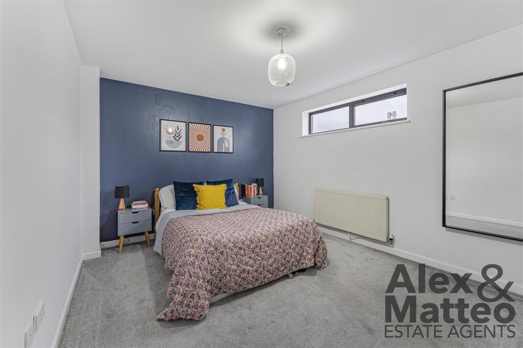 Apartment in London - More