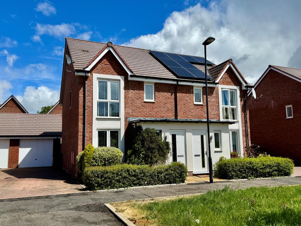 3-bed semi-detached on Eastlake, Tadpole Garden Village, Swindon, SN25, £350,000