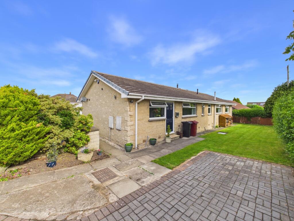 House in North East Derbyshire, Hilltop, Dronfield - View 2