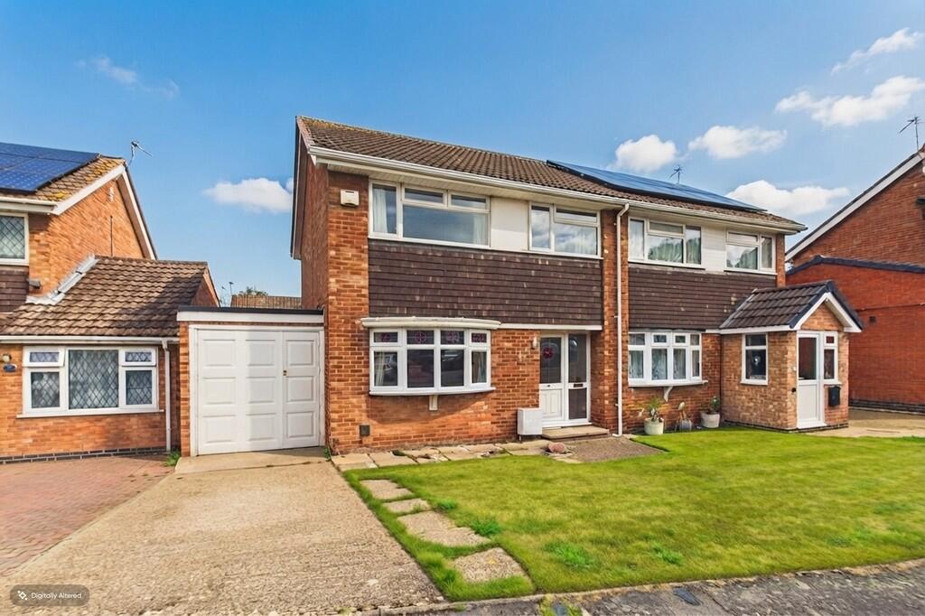 3-bed semi-detached on Hayward Avenue, Loughborough, £230,000