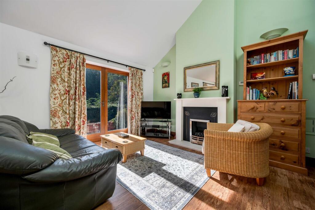 House in Melton, Bottesford - More