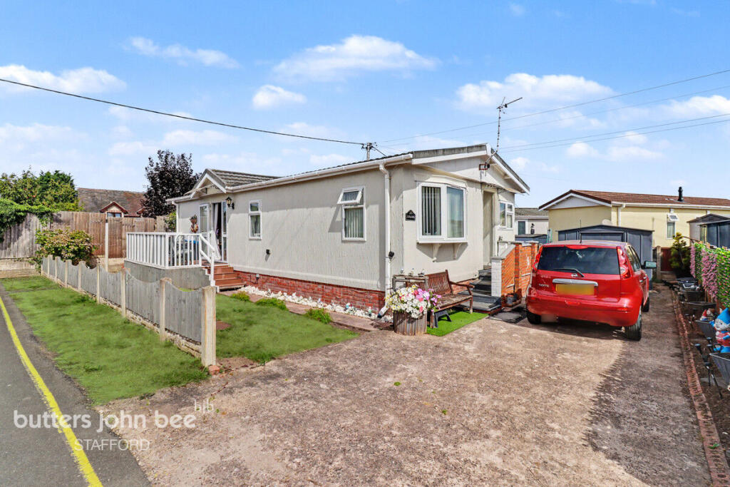 3-bed caravan on Within Lane, Stafford, £155,000