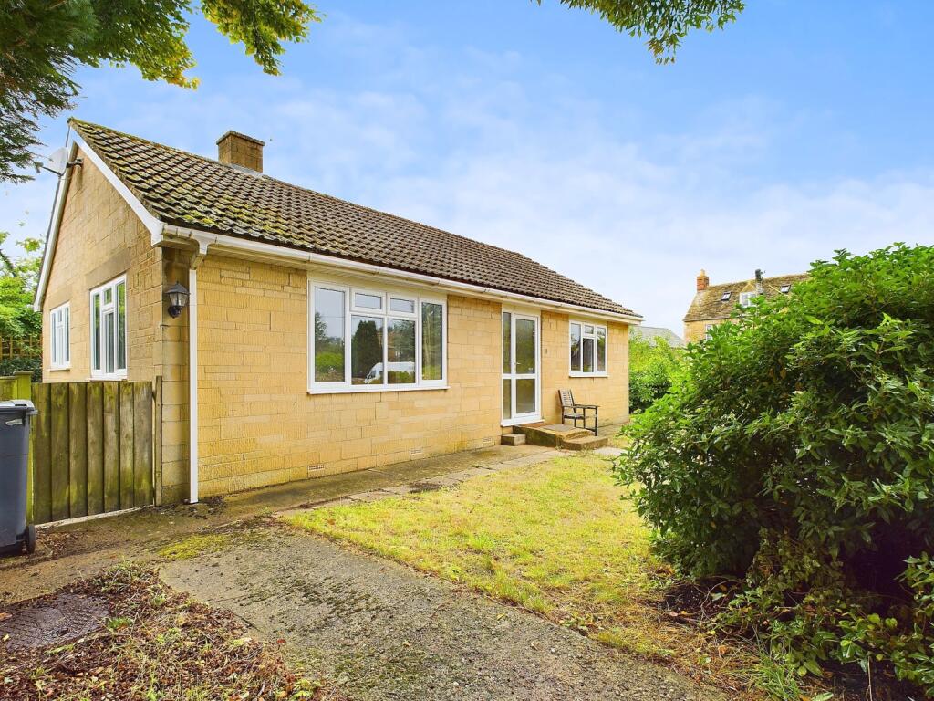 Main image of property: 19 WILLOW GROVE, SOUTH CERNEY, CIRENCESTER