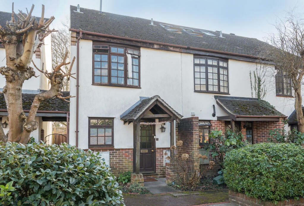 2-bed terraced on George Square, London, SW19, £525,000