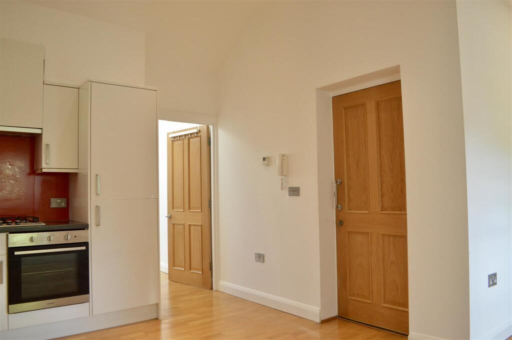 Apartment in London - View 5