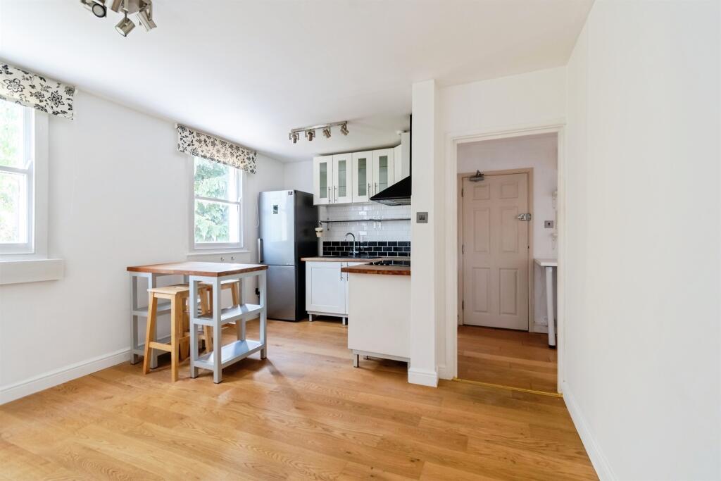 Apartment in Bath, Kingsmead - View 2
