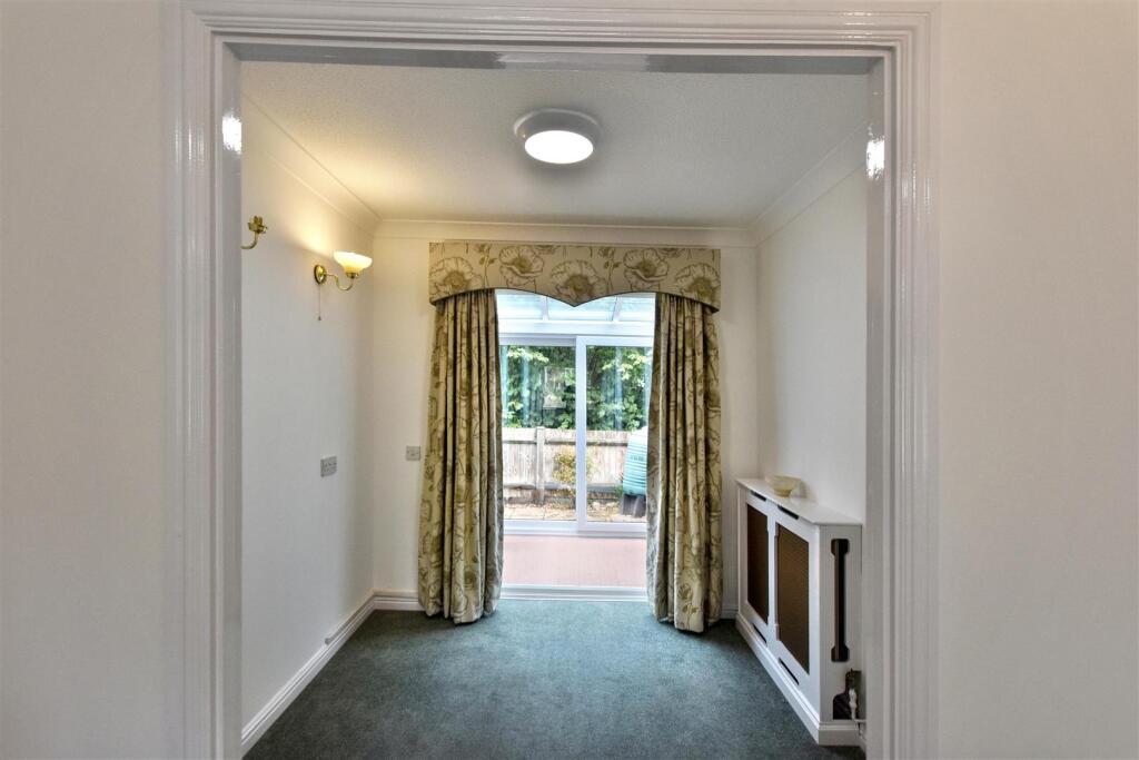 House in Tonbridge and Malling, West Malling - More