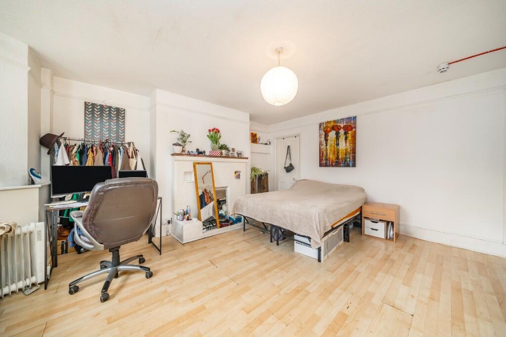 16 Mattock Lane