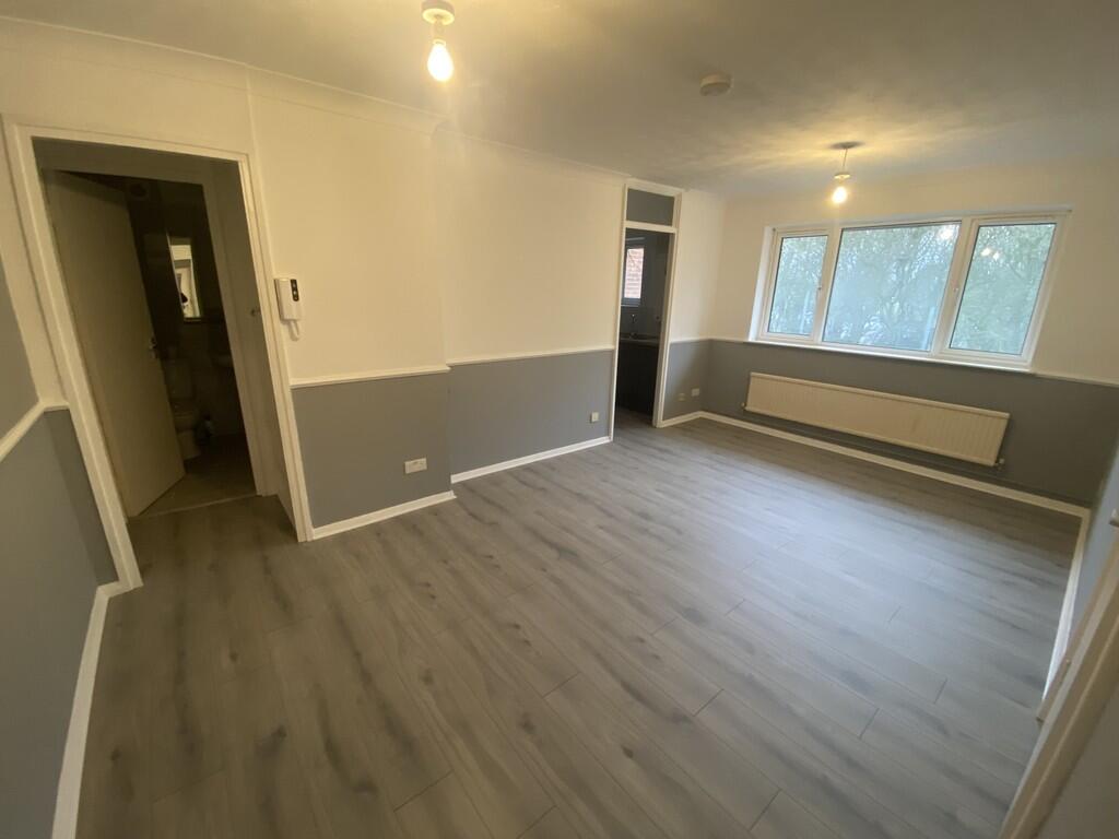 Apartment in Welwyn Hatfield, Hertfordshire - View 4