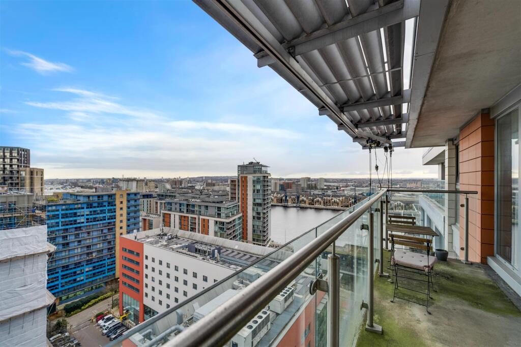 The Oxygen, Royal Victoria Dock, E16 photo 3