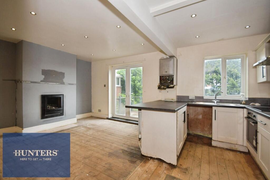 House in Chesterfield, Hollingwood, New Whittington - View 4