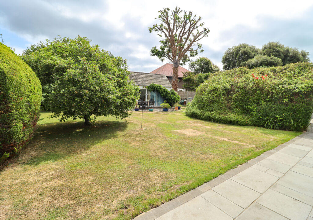 South Road, Hayling Island photo 3
