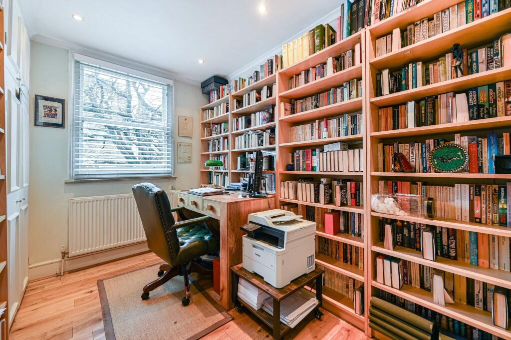 Apartment in London - View 5