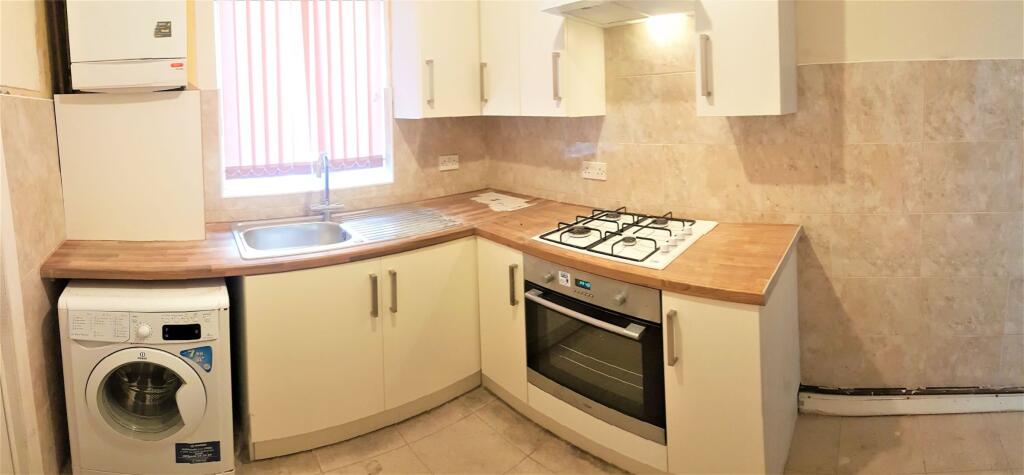 3 bedroom semi-detached house for rent