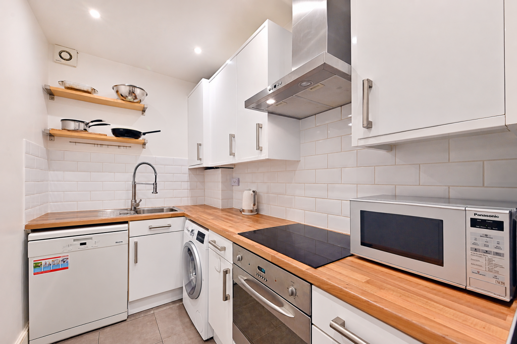 Apartment in London - View 5
