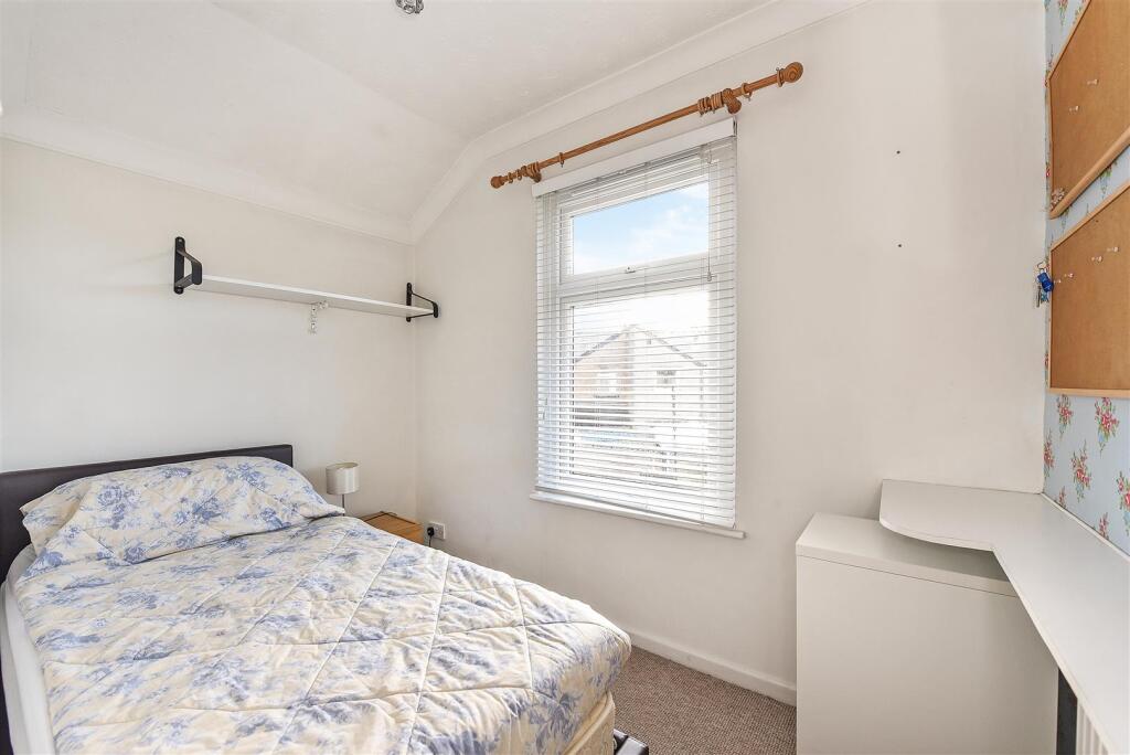 House in Pontypridd, Rhondda Cynon Taf - View 2